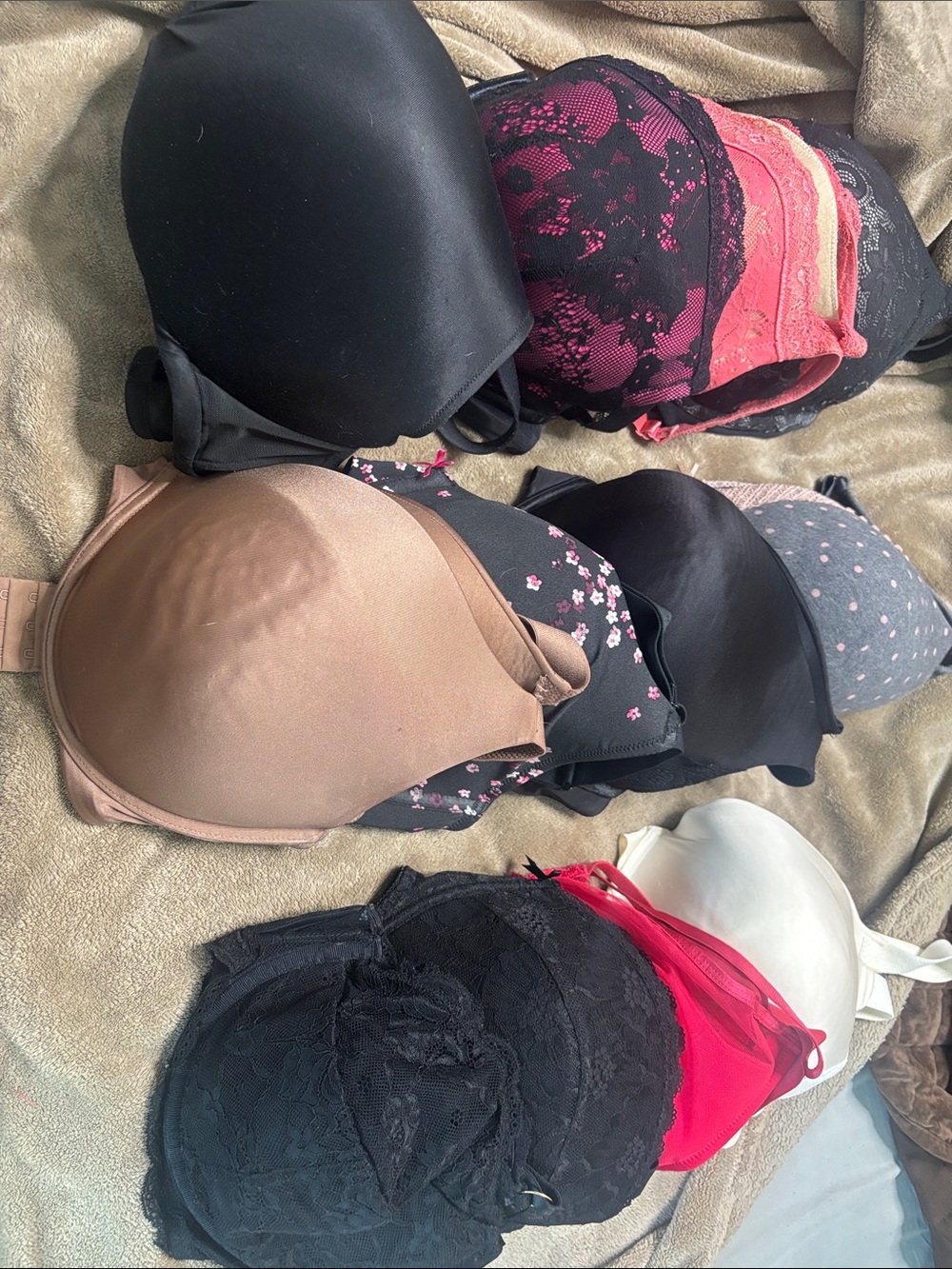 12 bra lot size 44 DDD